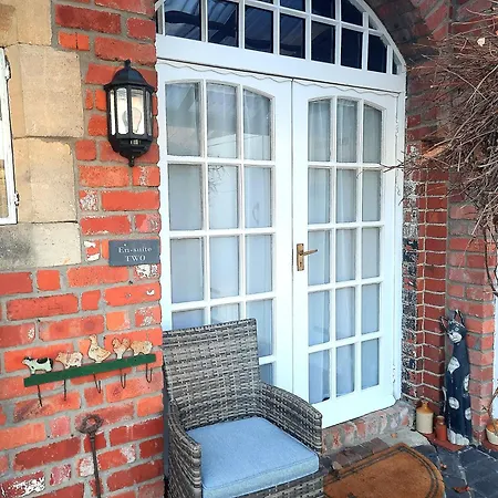 Cosy Bath-Tub Ensuite Wickwar Exterior photo