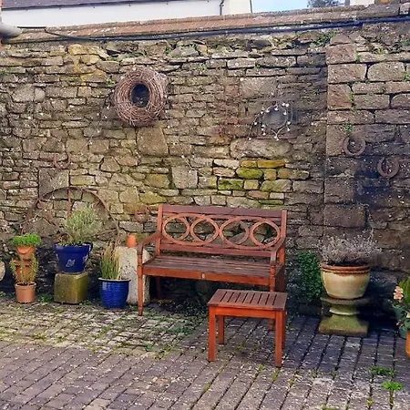 Cosy Bath-Tub Ensuite Wickwar Exterior photo